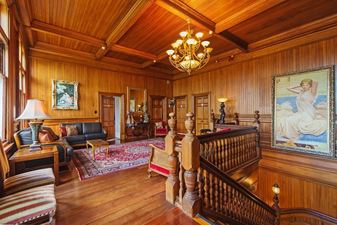 Отель Highden Manor Estate Палмерстон-Норт Экстерьер фото