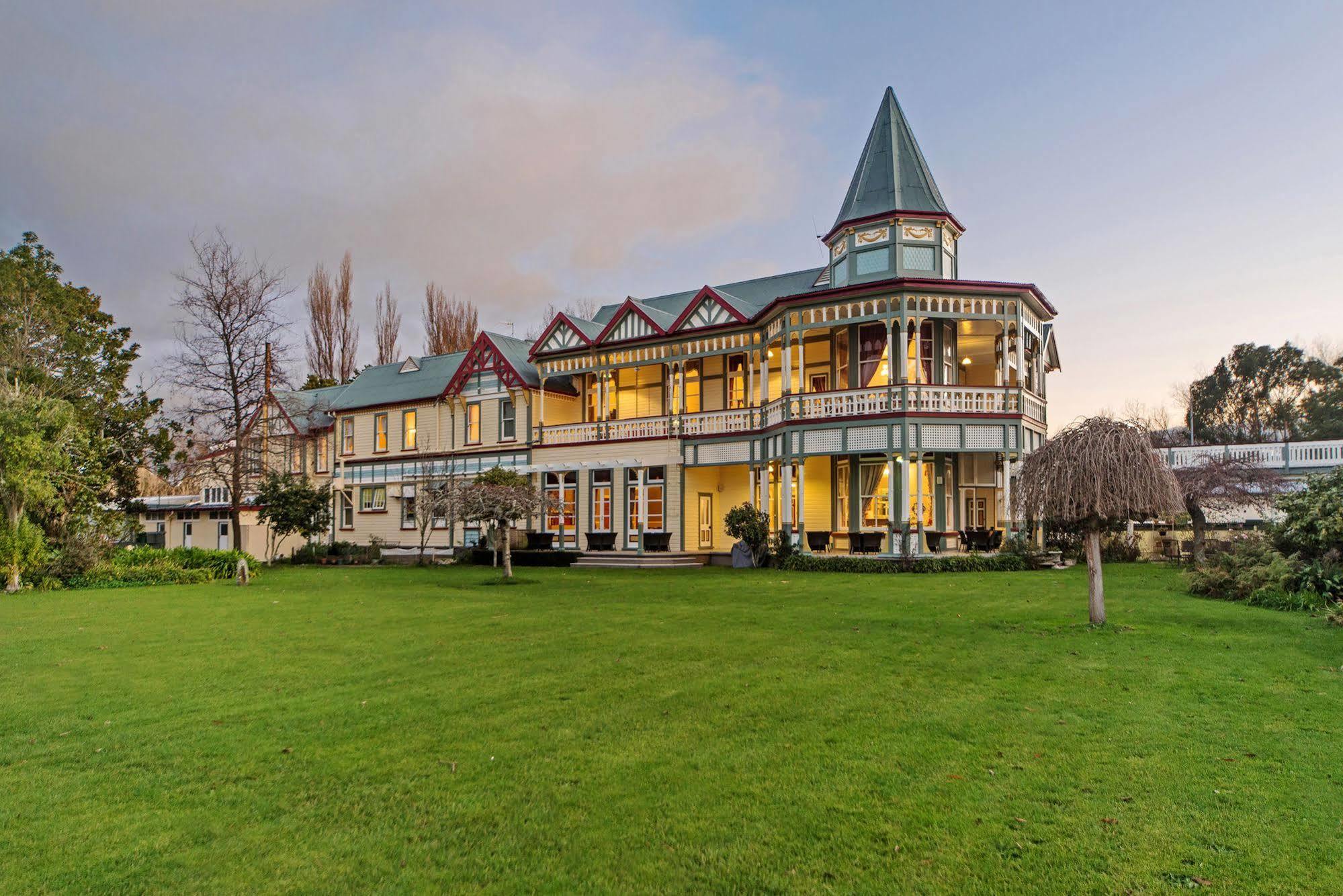 Отель Highden Manor Estate Палмерстон-Норт Экстерьер фото